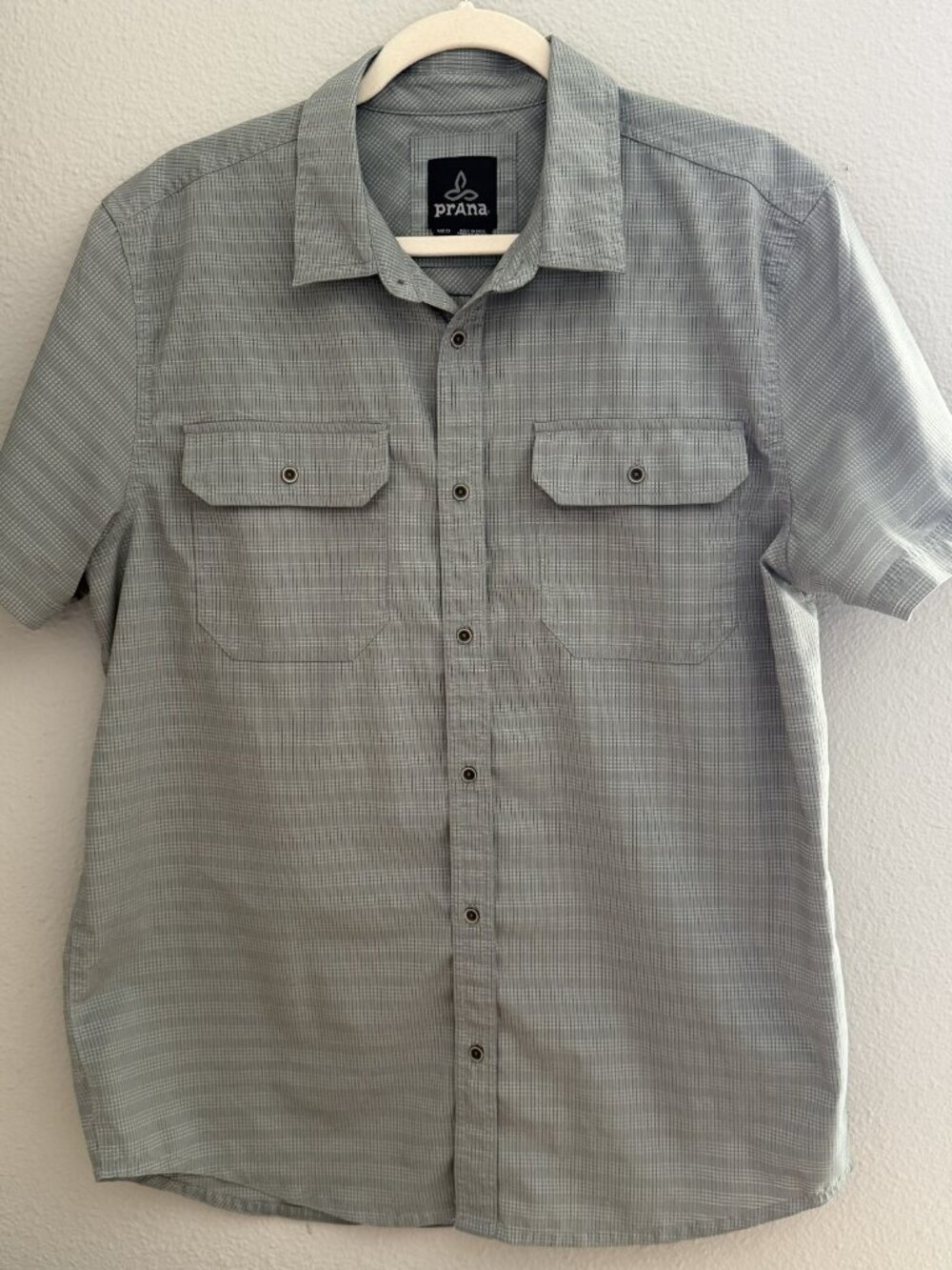 Prana Button Up Shirt Men's size M Gray Grid Lightweight Short Sleeve